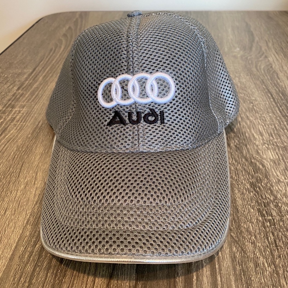 Audi hat